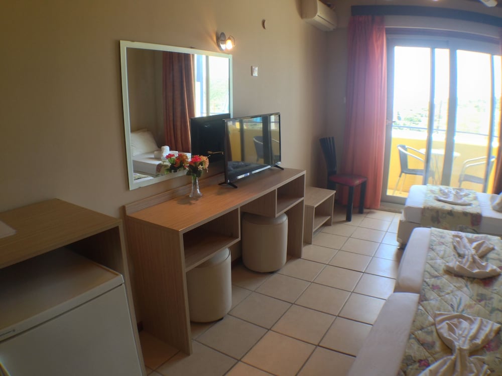 Standard Triple Room photo 3