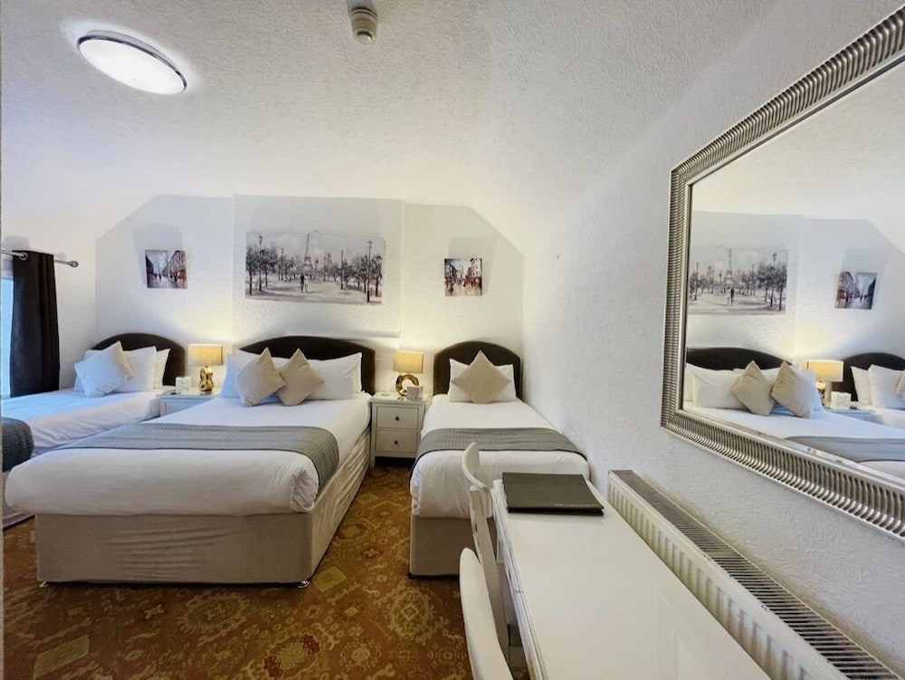 Deluxe Triple Room, Multiple Beds, Non Smoking, Mountain View photo 2