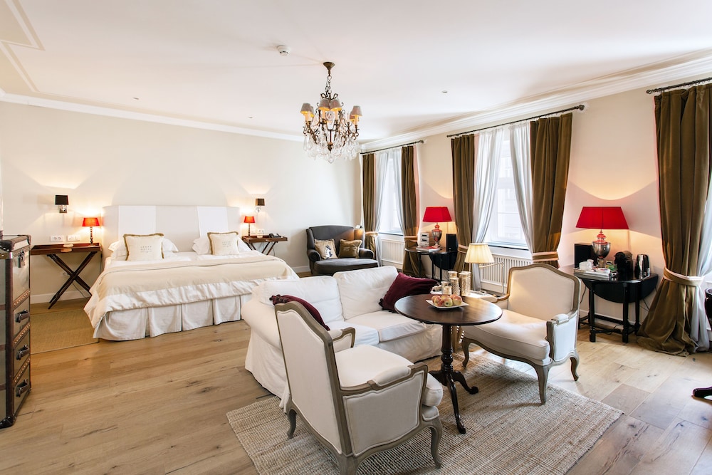 Suite (Master)
