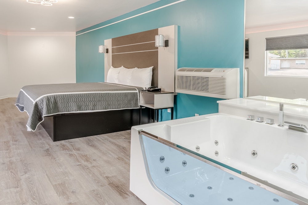 Executive Studio Suite, 1 King Bed, Non Smoking, Ground Floor photo 3