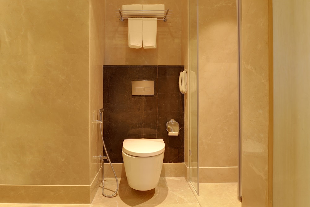 Executive Suite - Photo 5