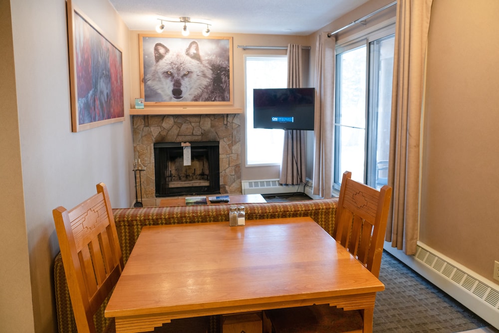 Condo, 1 Bedroom (with Kitchen) - Photo 5