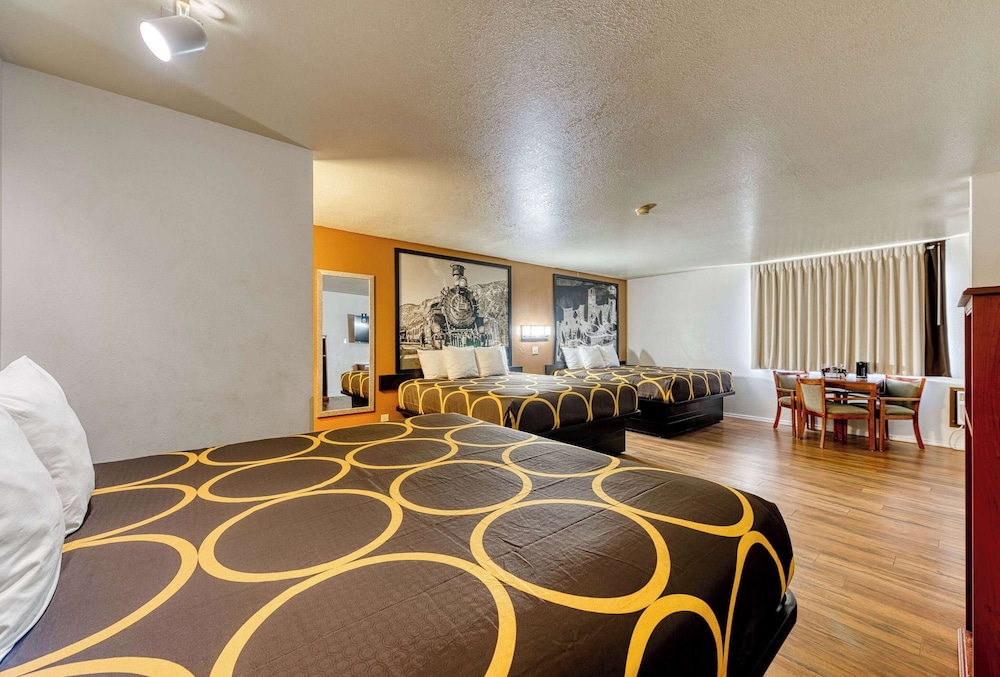 Suite, Multiple Beds, Non Smoking - Photo 1