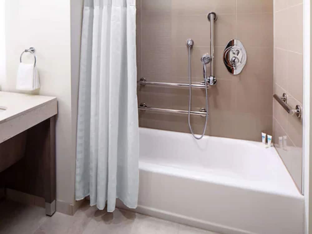 Room, 1 King Bed with Sofa bed, Accessible, Bathtub - Photo 4