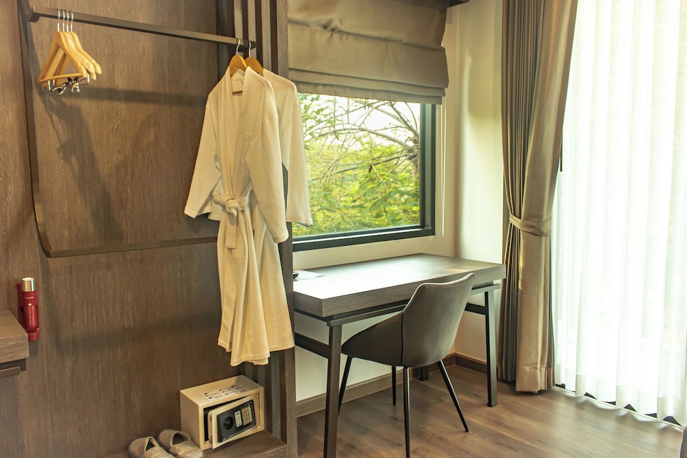 Deluxe Suite - Photo 10