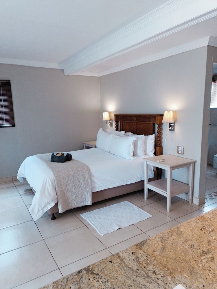 Basic Double Room photo 3