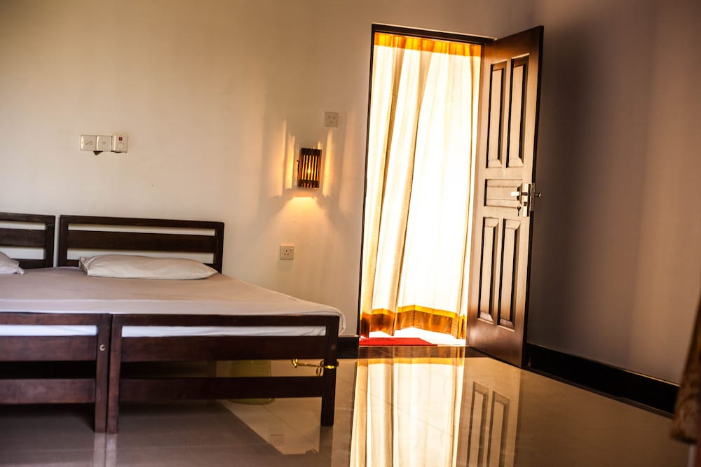 Deluxe Double Room, 4 Bedrooms, Smoking, Lagoon View photo 2