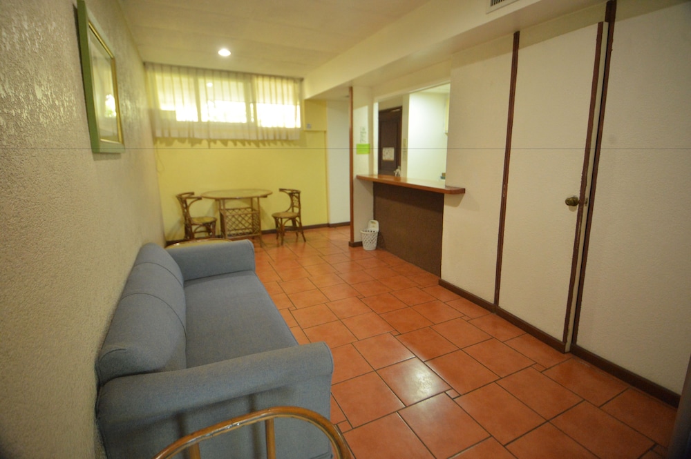 Suite - Photo 2