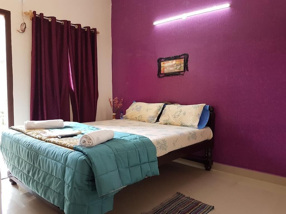 Deluxe Room (With Ac)