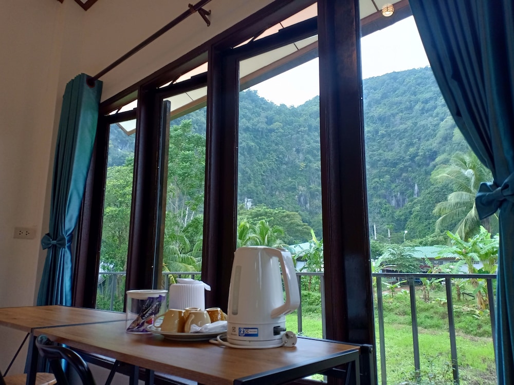 Family Quadruple Room, Patio, Mountainside photo 3