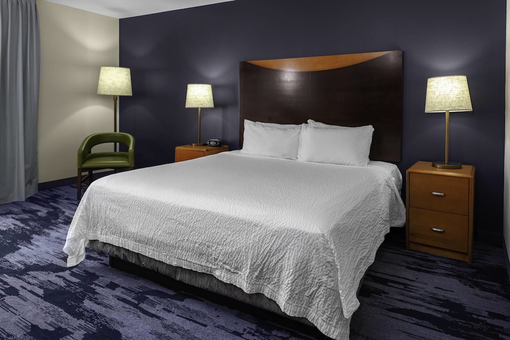 Room, 1 King Bed (Mobility/Hearing Access, Transf Shwr) - Photo 1