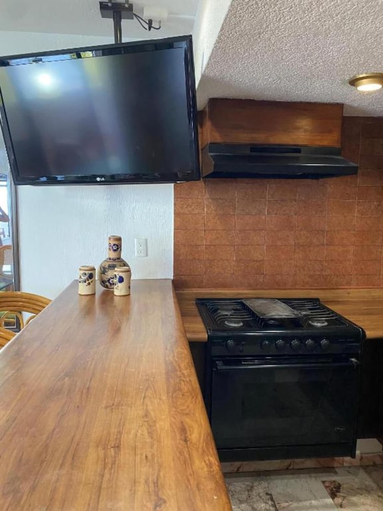 2 Bedroom Suite Oceanfront - Photo 5