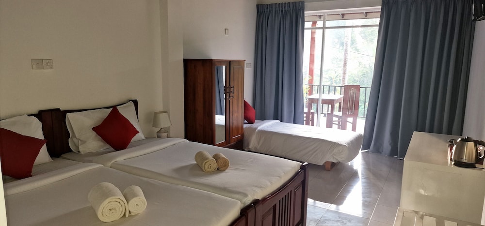 Superior Triple Room, Balcony, Pool View photo 2