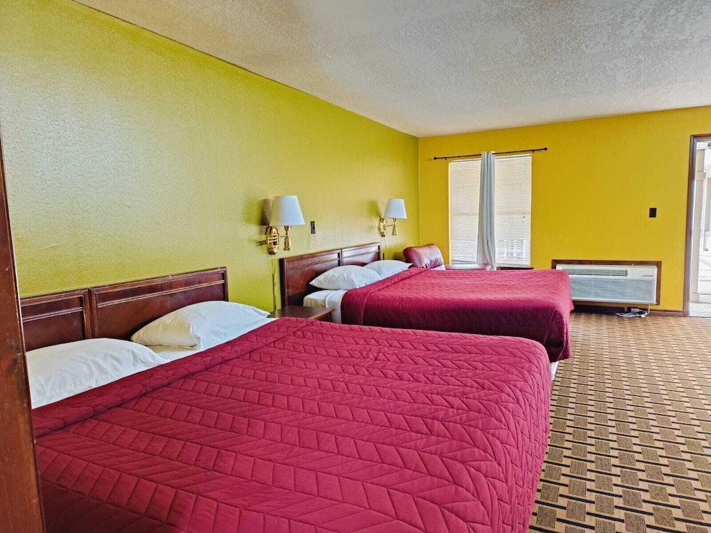Suite - 2 King Bed Non-Smoking photo 2
