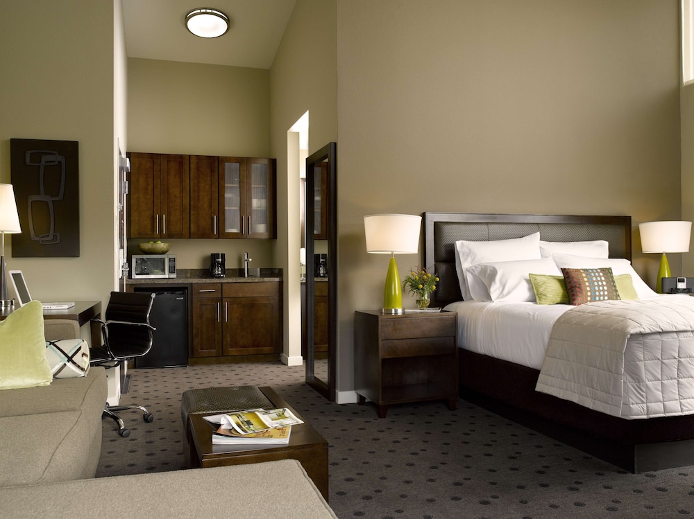Studio Suite, 1 King Bed - Photo 2