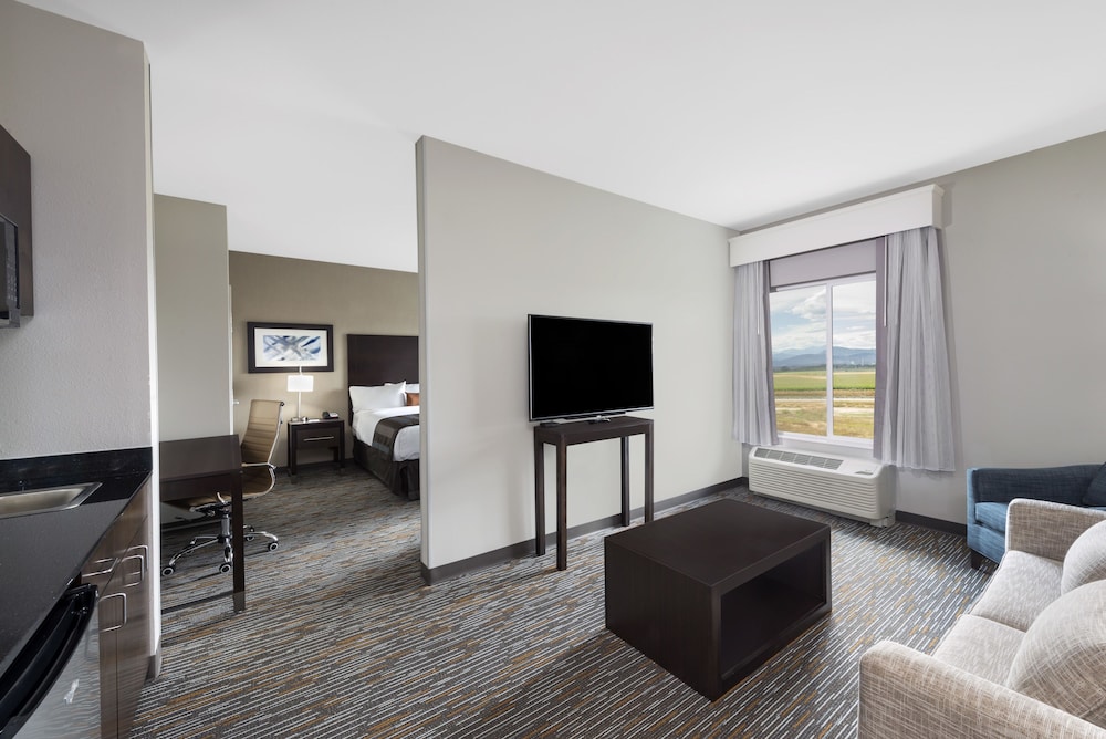Suite, Multiple Beds, Non Smoking photo 2