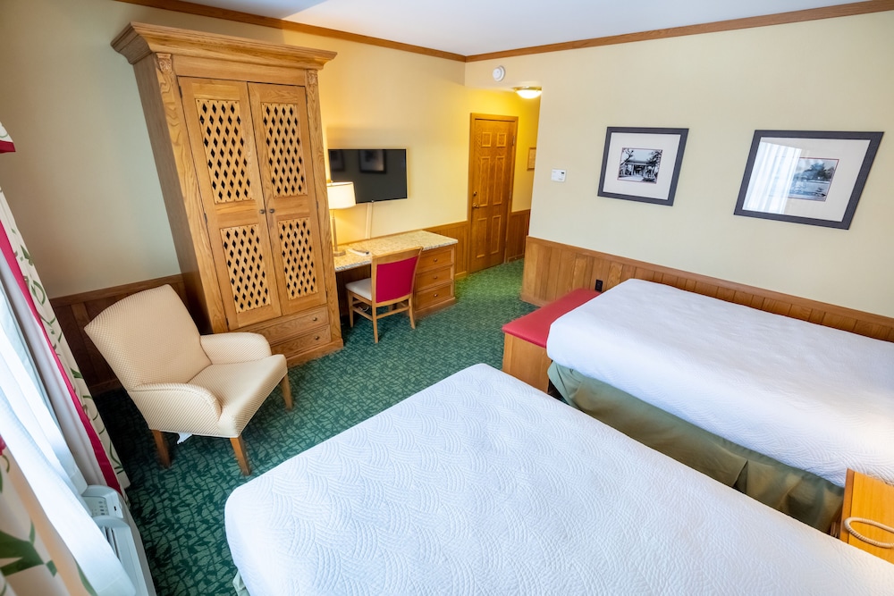 Deluxe Double Room, 2 Double Beds photo 2