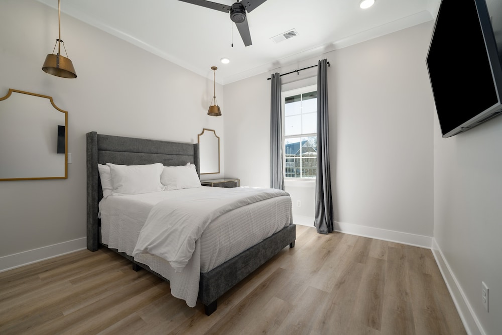 Executive Loft, Multiple Bedrooms photo 3