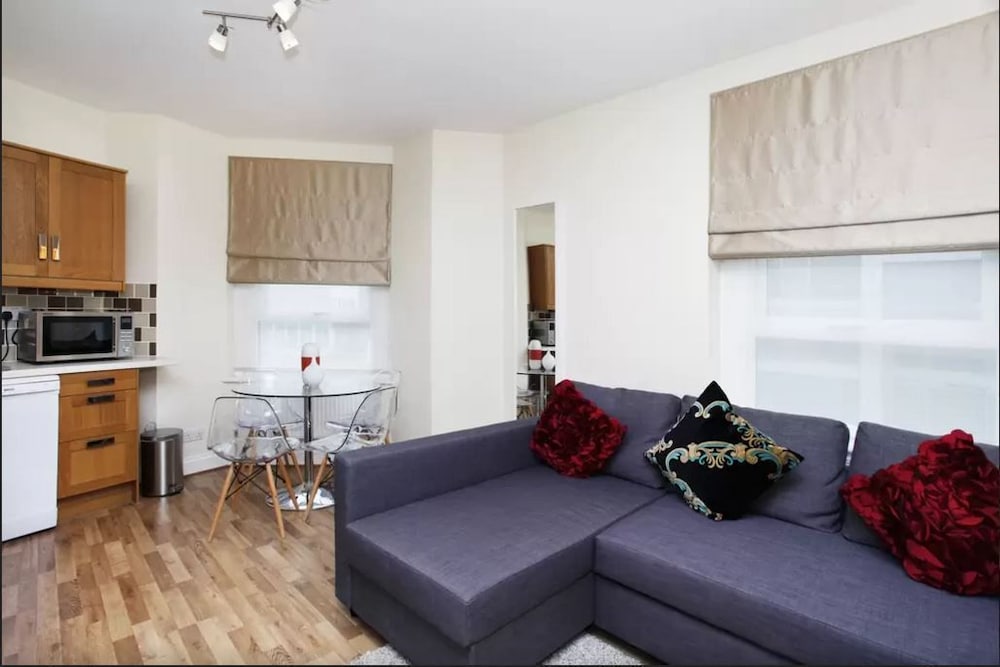 Luxury One Bedroom Apartment First Floor photo 1