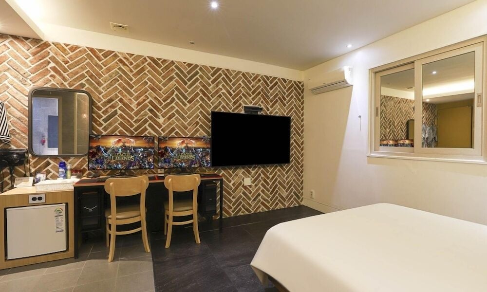 Deluxe Room - Photo 3