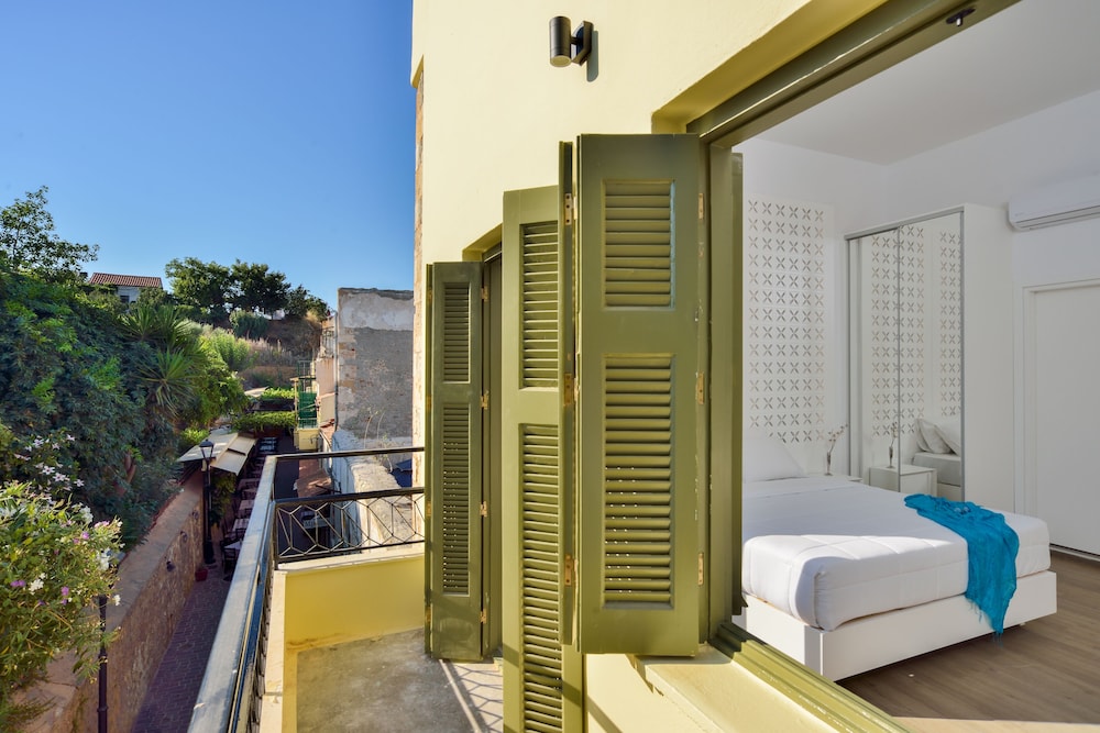 Superior Room with Balcony and Hammam - Photo 7