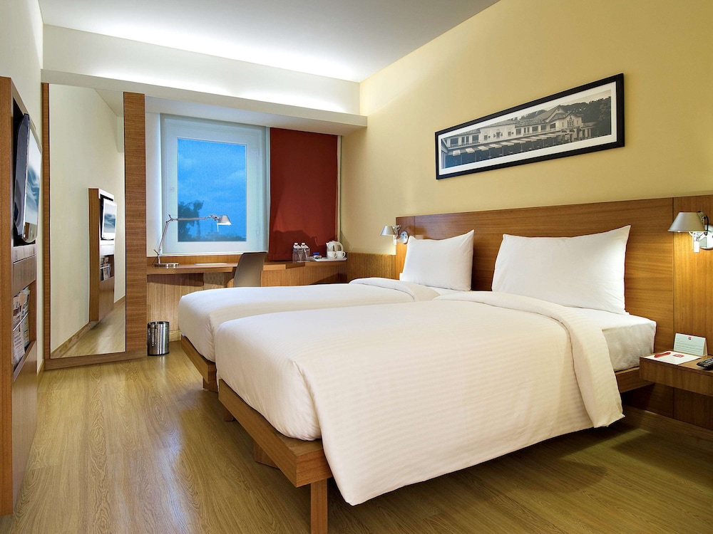 Room, 1 Queen Bed - Photo 5