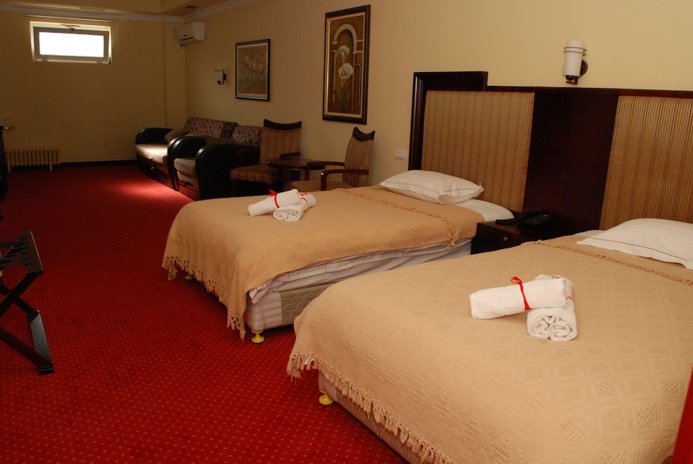 Suite, 1 Bedroom - Photo 4
