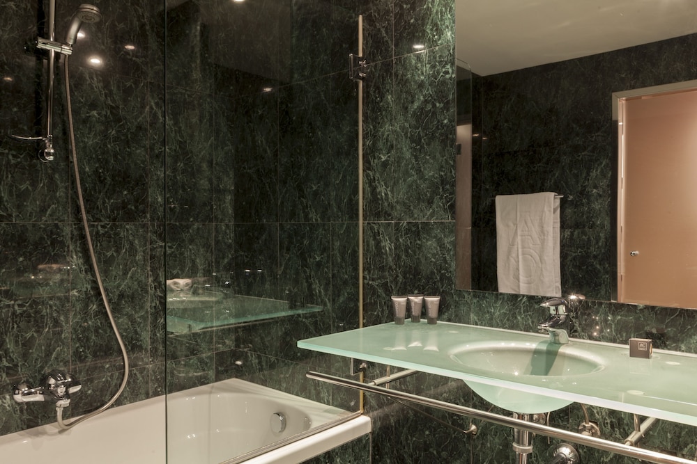 Standard Double Room - Photo 4