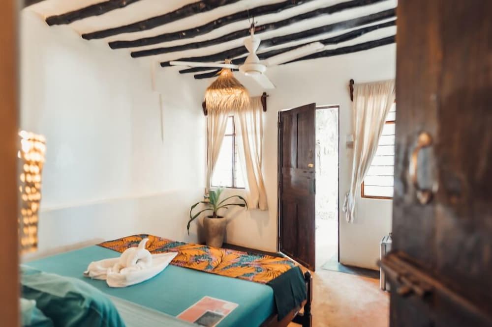 Traditional Double Room, Garden View, Beachside