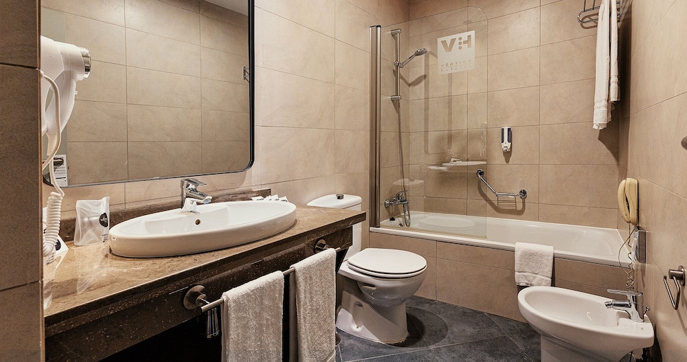 Family Triple Room - Photo 13