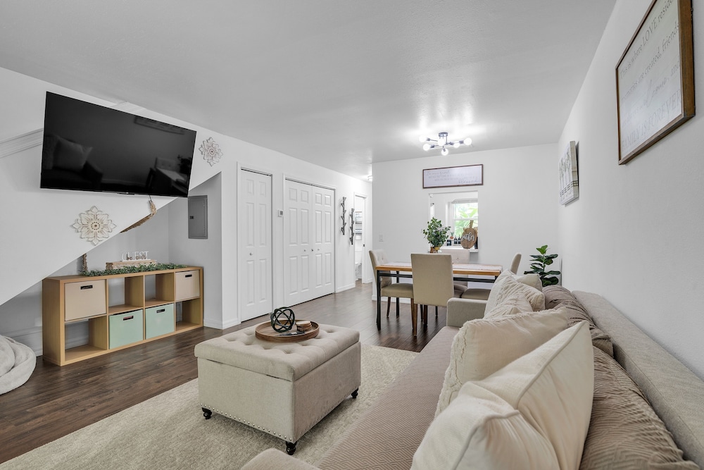 Townhome, 2 Bedrooms photo 1