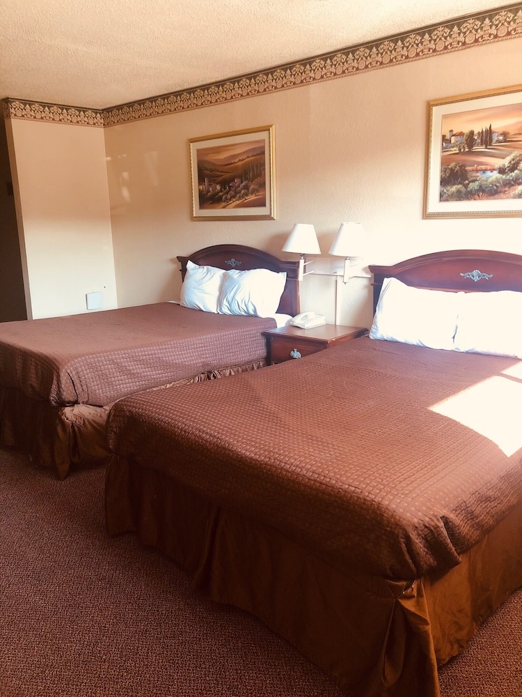 Basic Double Room photo 2