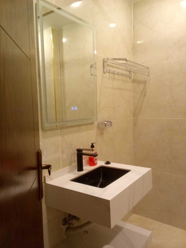 Deluxe Quadruple Room - Photo 9