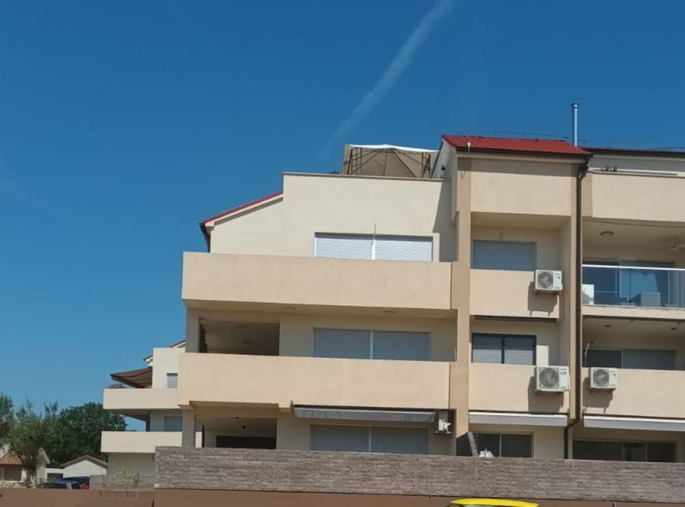 Apartment (One Bedroom Apartment with Terrace an)