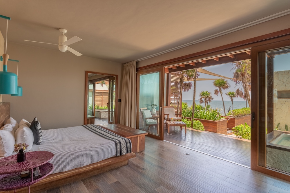 Partial Sea View With Refreshing Plunge Pool