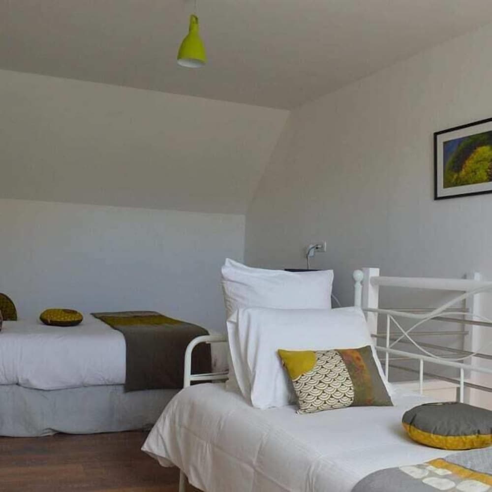 Deluxe Triple Room, Multiple Beds, Private Bathroom, Courtyard View photo 3