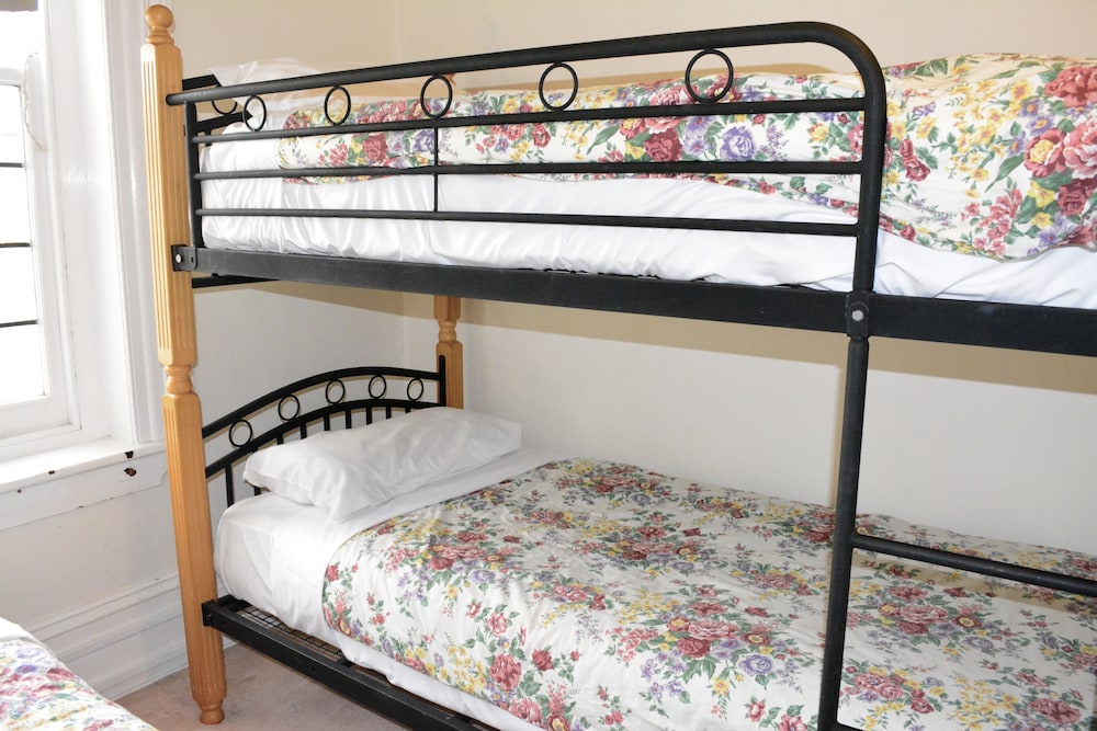 Standard Family Room - Photo 12