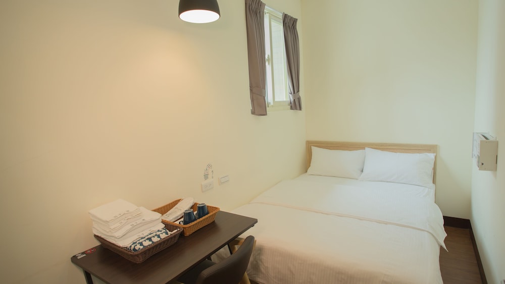 Basic Double Room, 1 Double Bed (需公共衛浴) photo 3