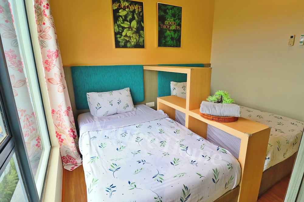 Deluxe Apartment, 2 Bedrooms, Sea View, Beachside - Photo 1