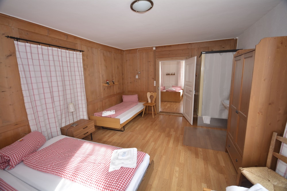 8 Bettzimmer