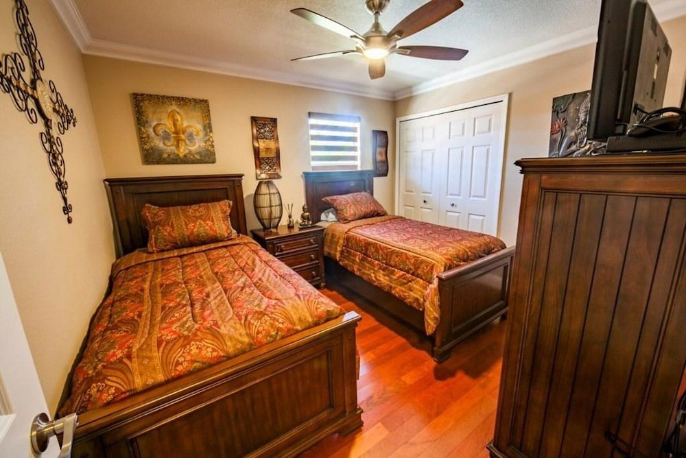 Apartment photo 2