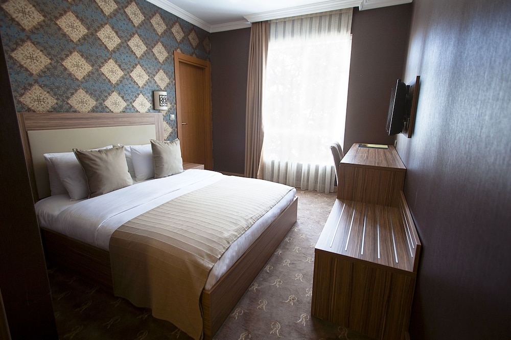Standard Double Room, City View photo 2
