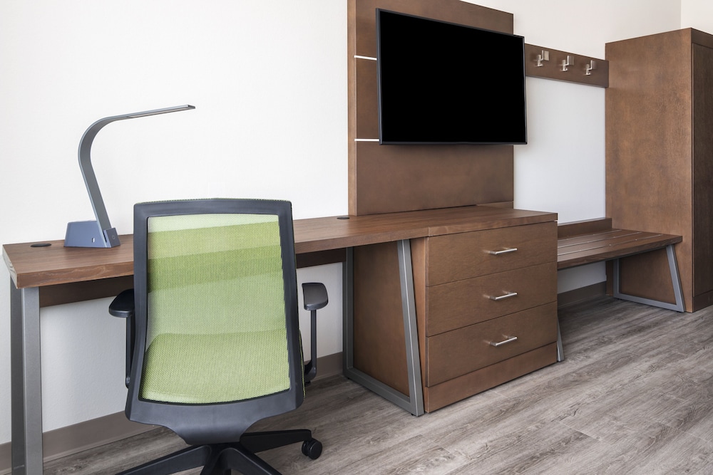 Suite, 1 King Bed, Accessible (Communications) - Photo 4