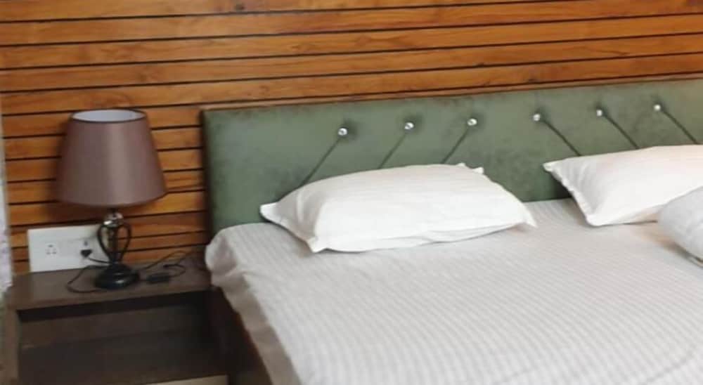 Standard Room photo 2