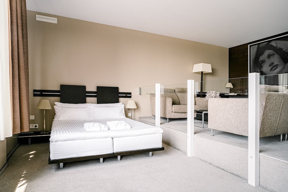 Standard Double or Twin Room, Sea View - Photo 2