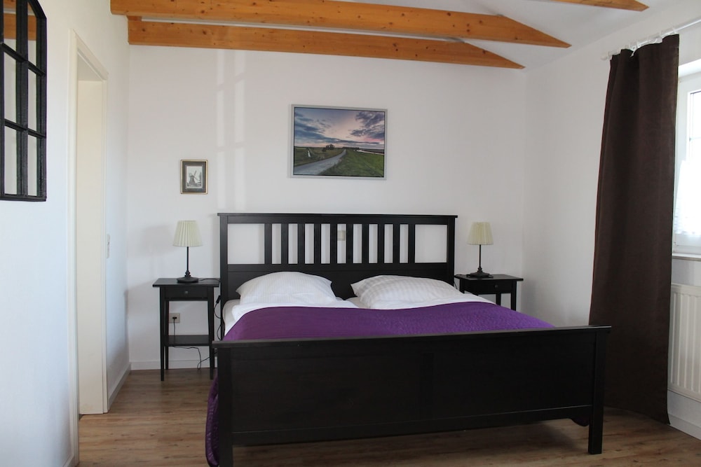 Family Apartment, 2 Bedrooms (no pets) photo 2