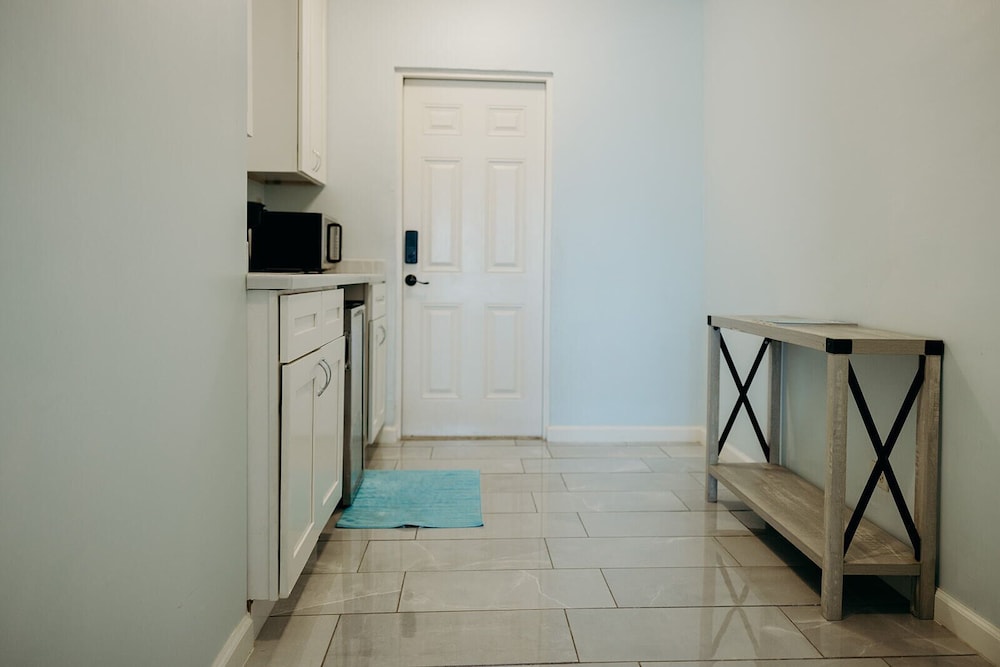 Premium Room, 1 King Bed, Ocean View photo 3