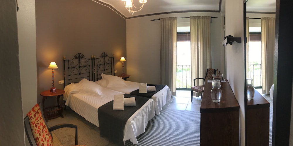 Family Room, 2 Bedrooms