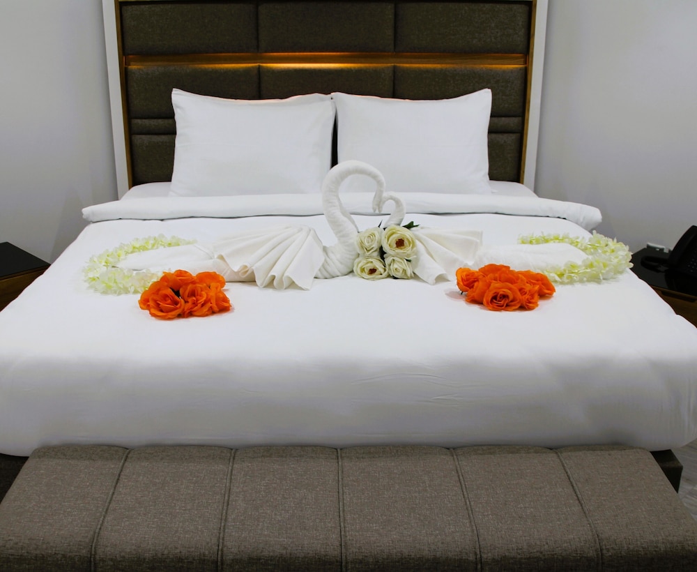 Deluxe Suite - Photo 1
