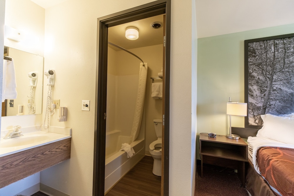 Standard Room, 1 King Bed